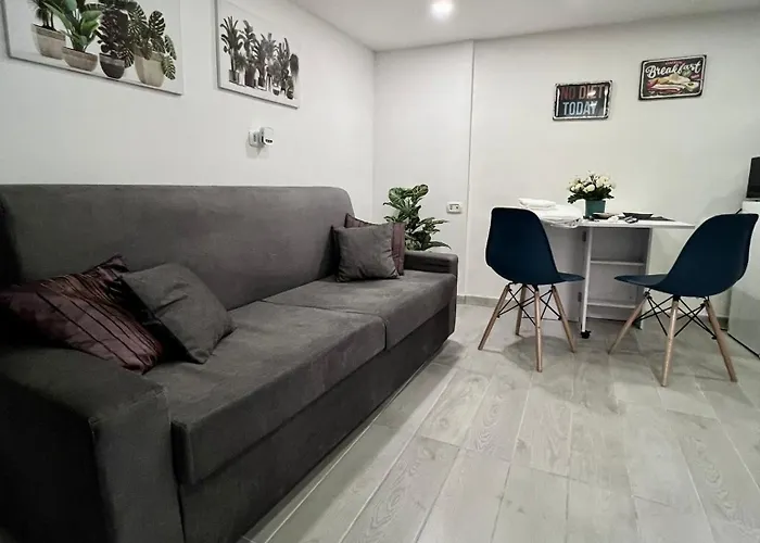 Nicotera Home